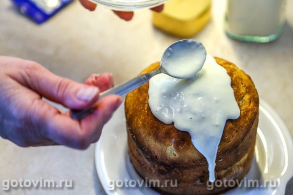 Кулич с начинкой крем-манго, белого шоколада и сливок Кулич с начинкой крем-манго, белого шоколада и сливок