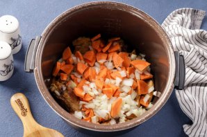 Курица с картошкой в мультиварке