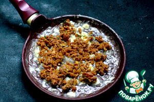 Безглютеновая лепешка с мясом и сыром