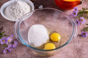 Быстрый сладкий пирог на кефире с тыквой