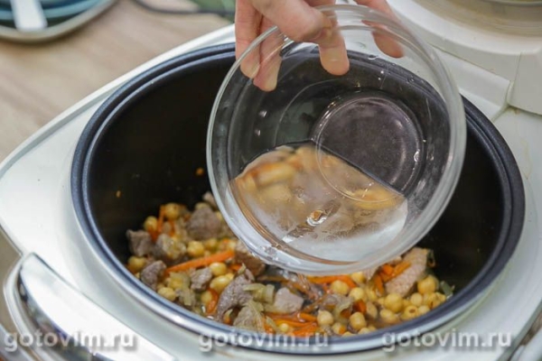 Плов со свининой и нутом в мультиварке Плов со свининой и нутом в мультиварке