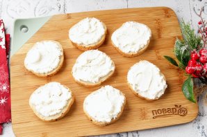 Бутерброды с красной икрой на Новый Год Бутерброды с красной икрой на Новый Год