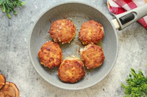 Котлеты с чесноком Котлеты с чесноком