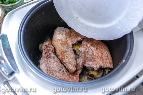 Мясо с баклажанами по‑грузински в мультиварке