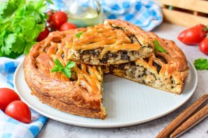 Слоеный пирог с курицей и грибами Слоеный пирог с курицей и грибами