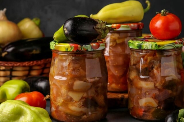 Румынская закуска из баклажанов и болгарского перца