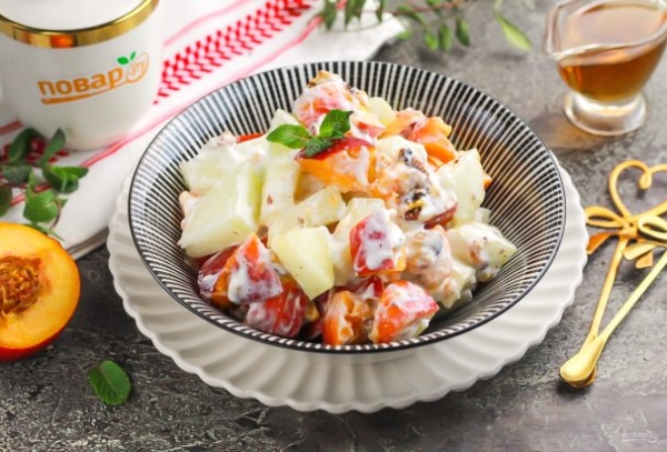 Фруктовый салат с дыней и нектаринами Фруктовый салат с дыней и нектаринами