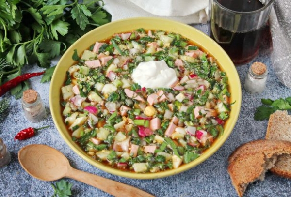 Окрошка с горчицей и сметаной на квасе Окрошка с горчицей и сметаной на квасе