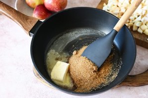 Пирожки с яблоками в духовке