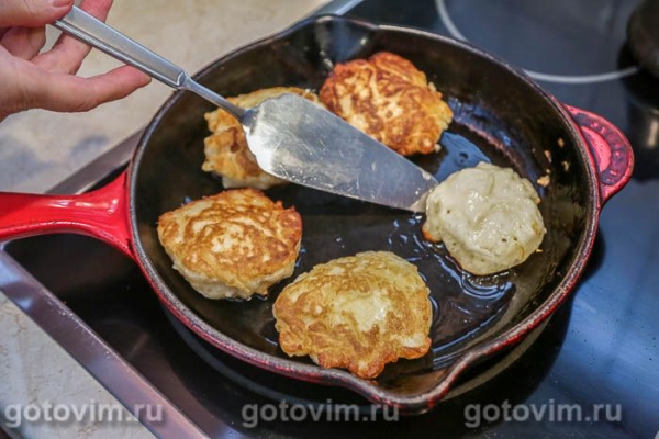 Ленивые пирожки с тертыми яблоками Ленивые пирожки с тертыми яблоками