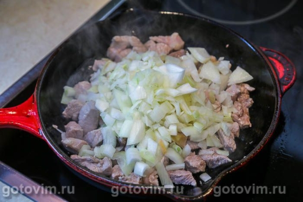 Свинина, жаренная с пекинской капустой и соевым соусом Свинина, жаренная с пекинской капустой и соевым соусом