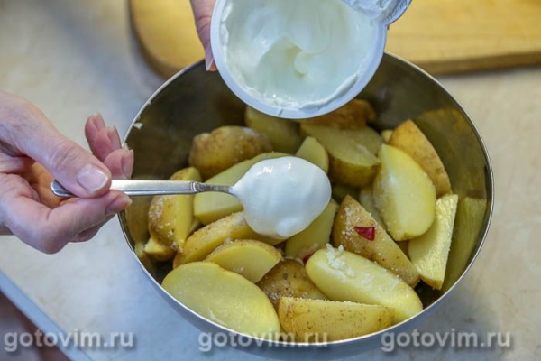 Молодой картофель, запеченный с перцем чили и сметаной (в пакете)