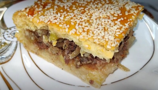 Мой ходовой рецепт на каждый день. Сочный пирог с мясной начинкой: побил все рекорды по скорости приготовления Мой ходовой рецепт на каждый день. Сочный пирог с мясной начинкой: побил все рекорды по скорости приготовления