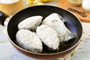 Сом жареный на сковороде