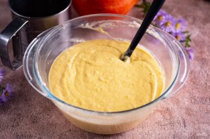 Быстрый сладкий пирог на кефире с тыквой