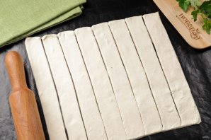 Сосиски в слоеном бездрожжевом тесте в духовке Сосиски в слоеном бездрожжевом тесте в духовке