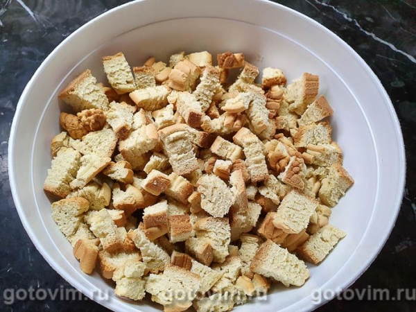 Десерт «Муравейник» с жареным миндалем Десерт «Муравейник» с жареным миндалем