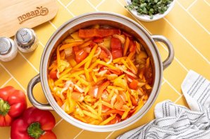 Салат из перца моркови и лука Салат из перца моркови и лука