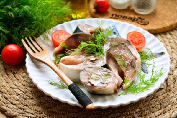 Скумбрия без рассола быстро в домашних условиях Скумбрия без рассола быстро в домашних условиях