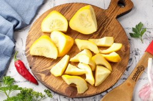 Патиссоны, маринованные кусочками Патиссоны, маринованные кусочками