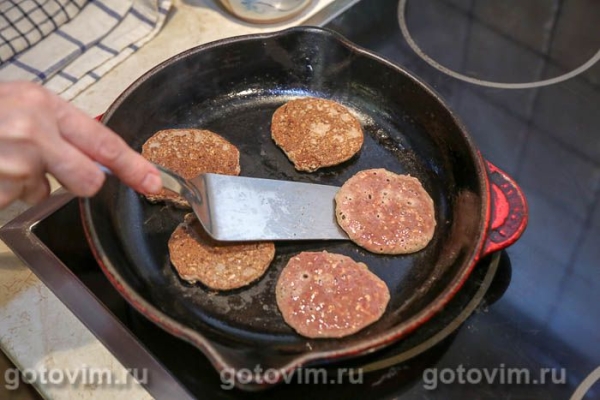 Печеночные оладьи с овсяными хлопьями Печеночные оладьи с овсяными хлопьями