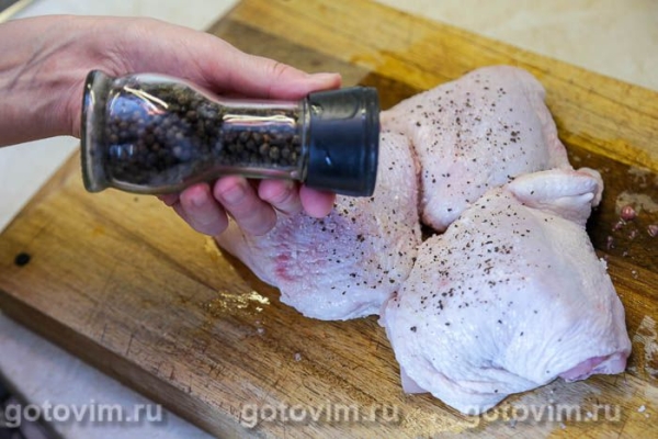 Куриные бедра, запеченные в чесночно-сливочном соусе Куриные бедра, запеченные в чесночно-сливочном соусе