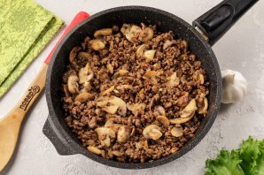 Говяжий фарш с грибами Говяжий фарш с грибами