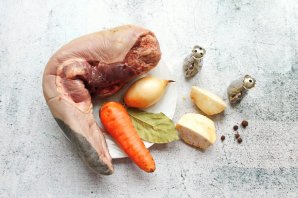 Язык говяжий отварной Язык говяжий отварной