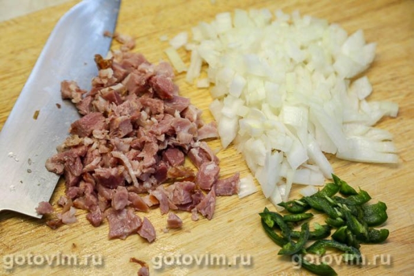 Рулет из свинины с острым перцем, беконом и сыром Рулет из свинины с острым перцем, беконом и сыром