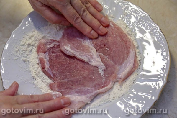Отбивные из свинина в панировке картофельной стружки Отбивные из свинина в панировке картофельной стружки
