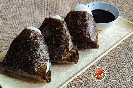 Онигири японские рисовые пирожки / お握り Онигири японские рисовые пирожки / お握り