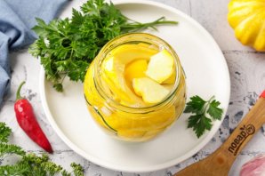 Патиссоны, маринованные кусочками Патиссоны, маринованные кусочками