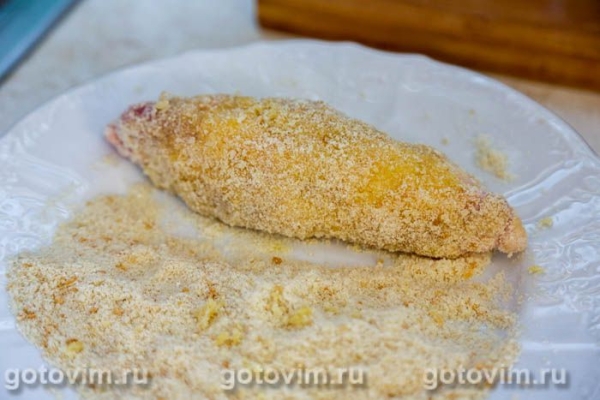 Мясные рулетики в панировке с моцареллой и помидорами Мясные рулетики в панировке с моцареллой и помидорами