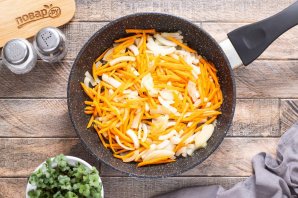 Свекольный суп с кочерыжкой брокколи Свекольный суп с кочерыжкой брокколи