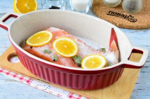 Соленая красная рыба Соленая красная рыба