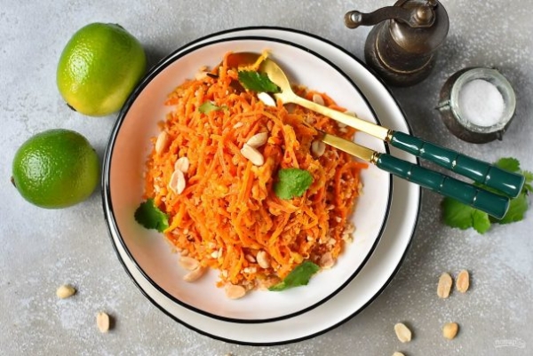 Постный салат из моркови