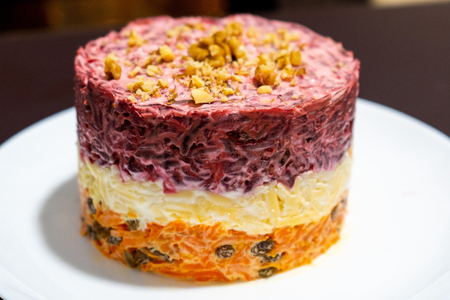 Салат с сыром свеклой и морковью Салат с сыром свеклой и морковью