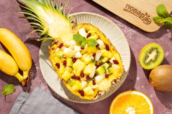 Фруктовый салат в ананасе Фруктовый салат в ананасе