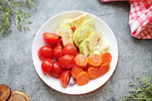 Индейка на пару в мультиварке с овощами Индейка на пару в мультиварке с овощами