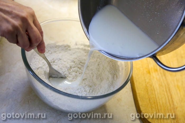 Пицца на кефире с беконом и фрикадельками