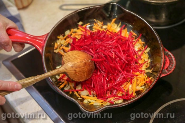 Борщ с говядиной и нутом