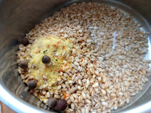 Перловка с овощами и грибами