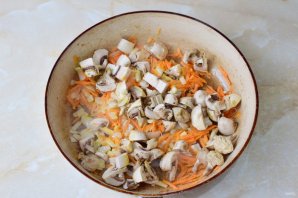 Жаркое с грибами в горшочках Жаркое с грибами в горшочках