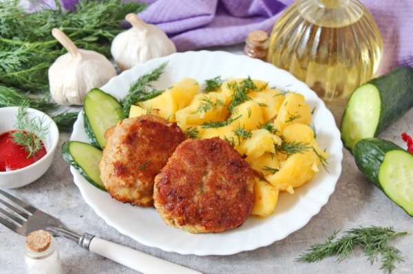 Котлеты с чесноком Котлеты с чесноком