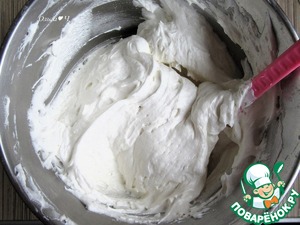 Белковый бисквитный рулет с хурмой Белковый бисквитный рулет с хурмой