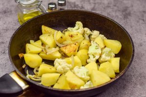 Минтай с картошкой в майонезе Минтай с картошкой в майонезе