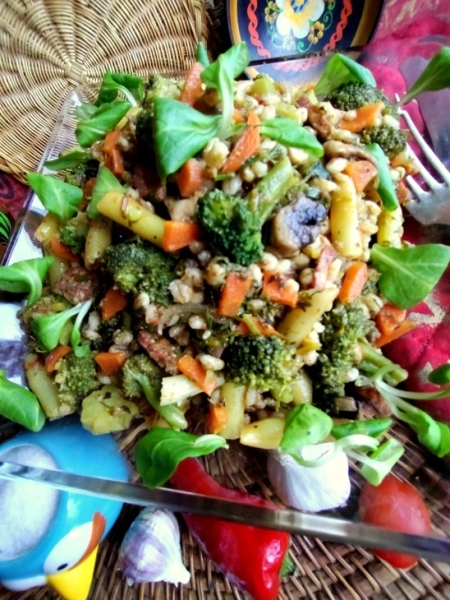 Перловка с овощами и грибами