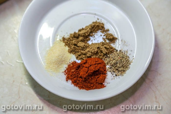 Рваная свинина (Pulled Pork), запеченное в томатном соусе 