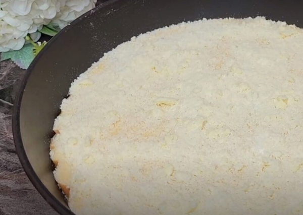 Вкуснее, чем Шарлотка. Ароматный и нежный пирог без миксера с ягодной начинкой Вкуснее, чем Шарлотка. Ароматный и нежный пирог без миксера с ягодной начинкой