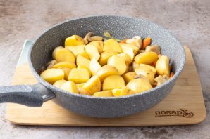 Овощное рагу с грибами, кабачками и баклажанами Овощное рагу с грибами, кабачками и баклажанами